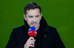 內維爾批評阿莫林讓芒特客串左翼衛是荒唐之舉，并表示曼聯隊糟糕的表現和最終的結果令人無法接受。