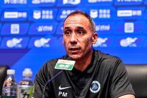 深圳主帥坦言球隊暫未陷入降級危機，并強調若最終成績未達預期，他將承擔全部責任。