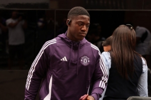 聯賽至今0次首發！郵報報道稱，若阿莫林繼續留任，梅努或將在冬窗選擇離隊。