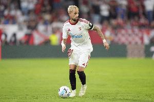 塞維官方消息，賈努扎伊因腳踝扭傷未參加巴薩賽前訓練，2人進行單獨訓練。