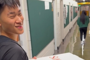 王俊杰模仿馬盧阿奇中文告別語調，分享與趙維倫的日常并送給楊瀚森。