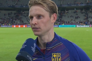 德容表示，主場最后時刻丟球確實令人失望，但歐冠賽程漫長，這場比賽并非決定性的。