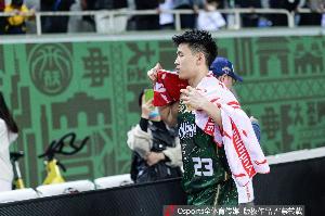 林葳的最強校友陣容揭曉：鴨王、狄龍等名宿在列，還包含WNBA當年的狀元與榜眼！