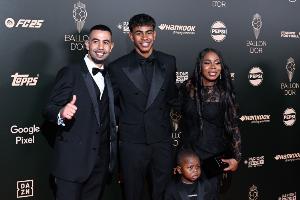 和亞馬爾母親合照先交800歐！友人回應：她很謙遜，不喜歡出風頭