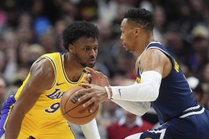 夸梅：布朗尼一整年毫無進步，不如威少，至少他積極跑動。