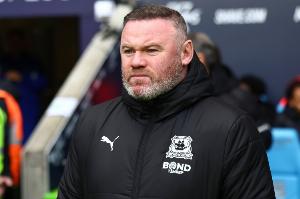 18歲時誰更勝一籌？歐文在節目中自信認為自己更強，魯尼雖持不同意見但仍表達了對前輩的尊重。