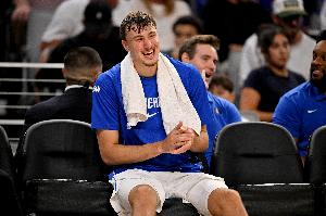 弗拉格：此前未與大個子陣容交手，我和濃眉均可打后衛。