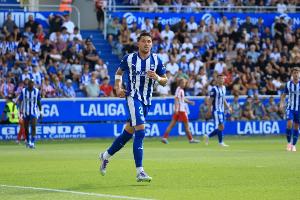 西甲主力中衛正值當打之年卻因入籍馬來西亞造假遭禁賽一年，最終得不償失。