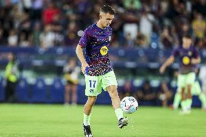 據英媒報道，切爾西與阿森納將在冬窗為爭奪巴薩中場卡薩多展開競爭，預計轉會費為3500萬歐元。