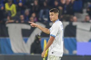 據《米蘭體育報》報道，意大利方面正密切關注兩位擁有雙重國籍的小將，目前這兩名球員均效力于德國青年隊。