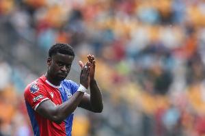 水晶宮無意在夏窗以3500萬歐元出售格伊，據《天空體育》報道，俱樂部愿意在明年1月放行，這被視為套現的最后機會。