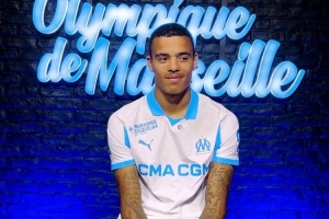 格林伍德面臨抉擇：梅西對決C羅，梅西當選史上最佳球員。