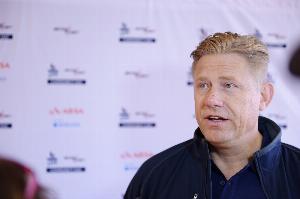 舒梅切爾表示，簽約時阿莫林對拉門斯并不了解，他原本的目標是多納魯馬或大馬丁。