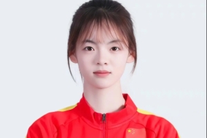 身高161厘米的21歲小將姜晨璟，憑借一腳絕殺幫助球隊戰勝武漢女足，成功晉級，她不僅球技出眾，顏值也頗受關注。