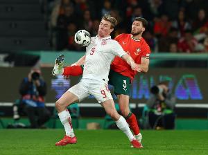 丹麥主帥坦言，要滿足那不勒斯的期望絕非易事，但他對霍伊倫能迅速適應感到非常高興。