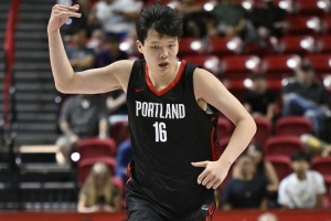 隊記：即使面對經驗老道的勇士時表現起伏，也無需過分在意，楊瀚森仍有進步的余地。