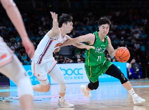 直播吧：張峻豪與黃秋實將啟程赴西班牙，參加新賽季U22男籃聯賽。