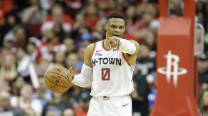 專家表示，火箭隊雖剩一個名額，但需等到明年1月才能以底薪簽約球員。