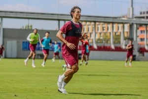 上海海港一線提前集結，正式投入備戰訓練當中，連中秋節也未停歇