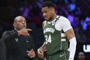 關于字母哥的交易傳聞，老里回應：我不予置評，交易對話從未發生。