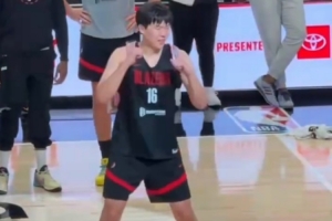 美媒調侃：楊瀚森運動天賦并非頂尖，舞技也算不上出眾。