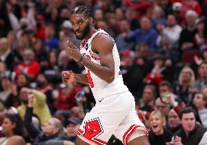 多諾萬：帕威若想在NBA立足，關鍵在于能否在比賽中持續展現拼搏精神。