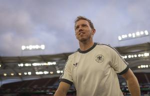 納格爾斯曼：對方球員全部退守至禁區后，制造進攻機會的難度會隨之增大。