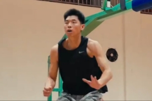 汗水浸透衣衫！崔永熙康復訓練實錄：跑跳、變向、舉重，每一步都扎實有力。