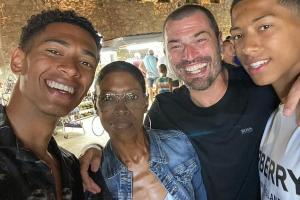 為兒子辭職并經歷多年跨國分居，《郵報》報道：貝林厄姆父母結束超過20年的婚姻。