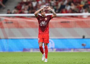 上觀新聞評古斯塔沃遭追罰：中國足球地位走低，中超俱樂部淪為受宰對象