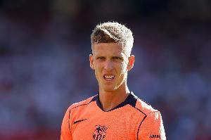 奧爾莫遭遇傷病，這使得巴薩在進攻型中場位置上陷入了無人可用的困境。