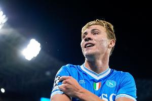 米體：那不勒斯4400萬歐買斷霍伊倫很值，解約金設置8500萬歐低了