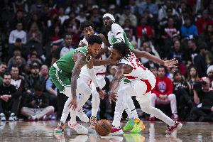 A-西蒙斯：高強度防守是綠軍的要求，正努力融入球隊防守體系。