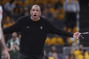 里弗斯評多人沖突：半數參與者并無真正動手意圖。