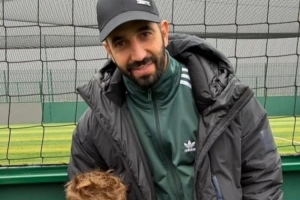 《太陽報》：曼聯主帥阿莫林現身曼市青少年聯賽，旨在發掘好苗子。