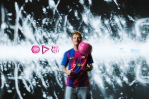 萊萬談黃老板與巴薩聯名球衣：他的歌曲早已在我們更衣室的歌單里