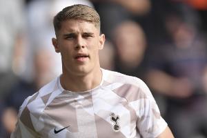 周薪已達5萬鎊！據英媒報道，熱刺計劃在年底前為范德文提供漲薪續約。