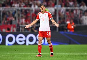 米體：意甲雙雄尤文與米蘭或于冬窗嘗試將金玟哉帶回意甲，但其900萬歐元的年薪構成主要障礙。