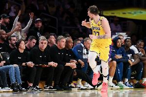 東契奇：要在合理出手與瘋狂投籃之間找到平衡 我已經有進步了