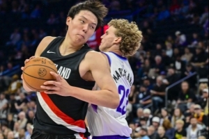 楊瀚森分享季前賽心得：體能顯著提升，賽前克林根曾提醒他上場后準備“喘氣”。