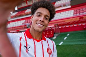 維特塞爾：最后時刻丟球輸掉比賽感覺很糟，但我們踢得非常出色