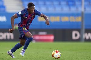 據《每體》報道，巴薩B隊的17歲邊鋒諾莫科正迅速崛起，他進入一線隊已不再遙不可及。