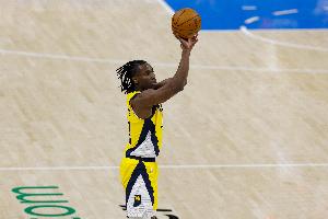 內史密斯上個季后賽三分準星49.2% 單次季后賽100+三分球員中最高