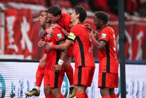 《東方體育日報》：海港亞冠首發僅四名聯賽主力，中超球隊征戰亞冠心有余而力不足。