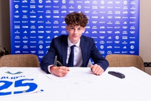 郵報報道稱，多特蒙德和勒沃庫森都對利茲聯16歲中場薩姆-阿爾克感興趣。