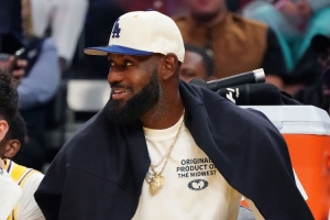 Shams：詹姆斯有一個多月沒有進行籃球訓練 目前他在追趕進度