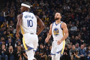 注意到巴特勒罰丟關鍵一球？庫里對此僅表示：本賽季罰球情況我既不確認也不否認。