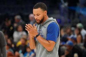 庫里：這并非單挑戈登，關鍵在于簡化戰術，找到得分機會。