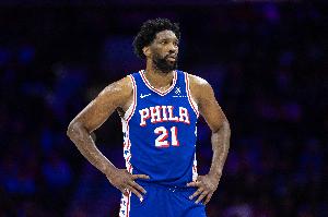 納斯：因恩比德有出場時間限制，巴洛在對陣綠軍的比賽末節出任中鋒。