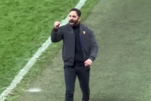 曼聯三連勝后阿莫林情緒激動，曼晚：主帥帥位暫穩